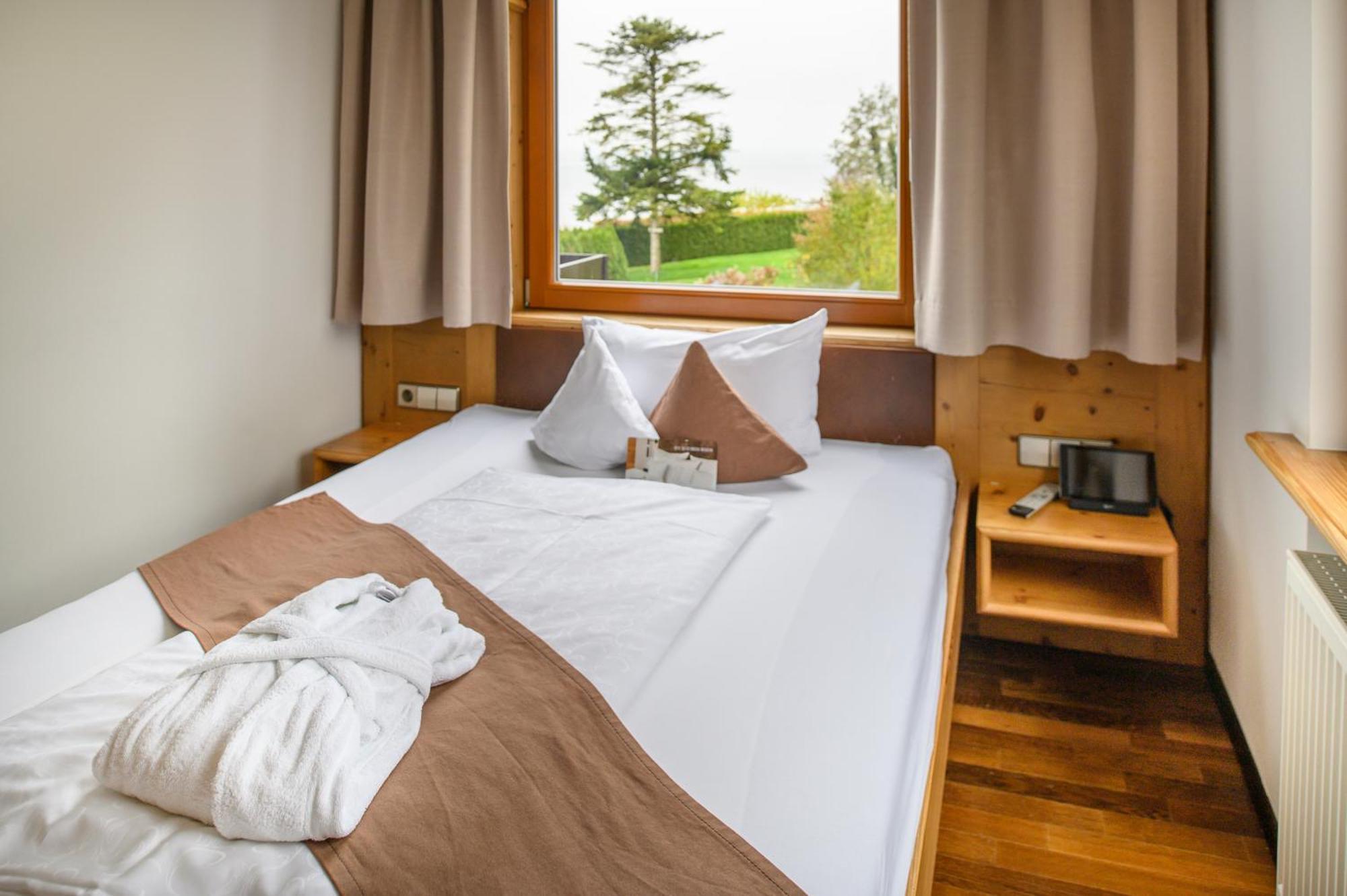 Hotel Heinzler Am See Immenstaad am Bodensee Oda fotoğraf